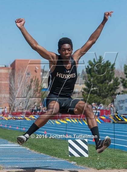 Thumbnail 1 in 2016 Mullen Runners Roost Invitational photogallery.