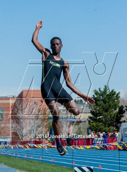Thumbnail 3 in 2016 Mullen Runners Roost Invitational photogallery.