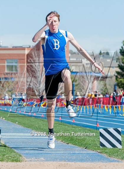 Thumbnail 2 in 2016 Mullen Runners Roost Invitational photogallery.