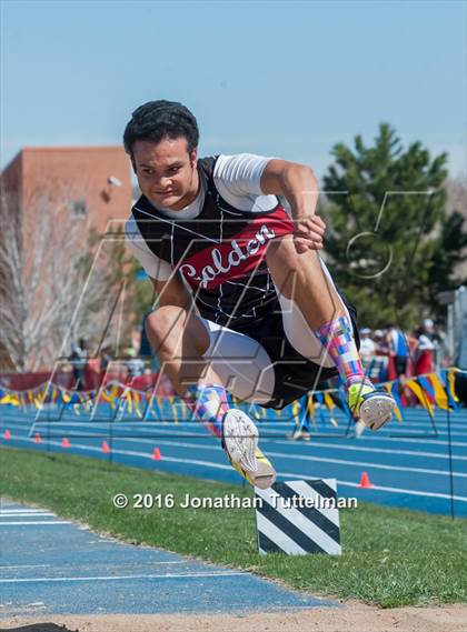 Thumbnail 1 in 2016 Mullen Runners Roost Invitational photogallery.