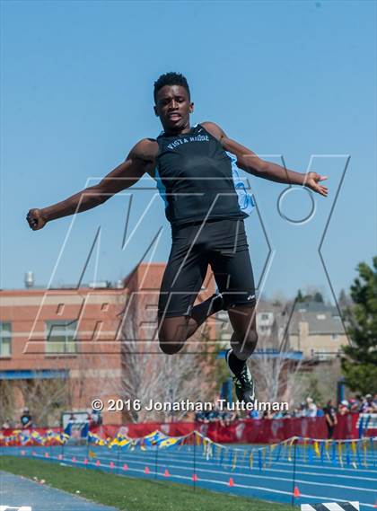 Thumbnail 1 in 2016 Mullen Runners Roost Invitational photogallery.