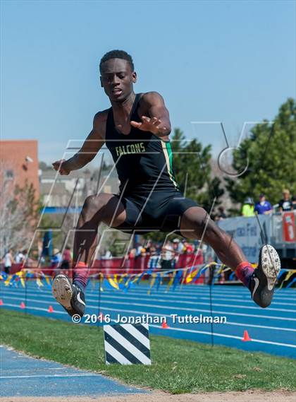 Thumbnail 3 in 2016 Mullen Runners Roost Invitational photogallery.