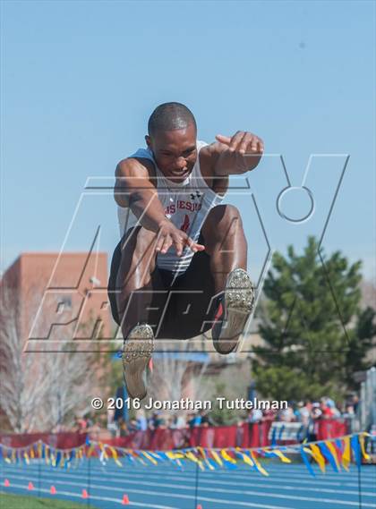 Thumbnail 1 in 2016 Mullen Runners Roost Invitational photogallery.