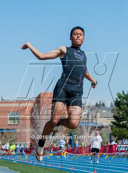 Thumbnail 3 in 2016 Mullen Runners Roost Invitational photogallery.