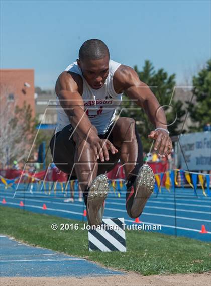 Thumbnail 2 in 2016 Mullen Runners Roost Invitational photogallery.