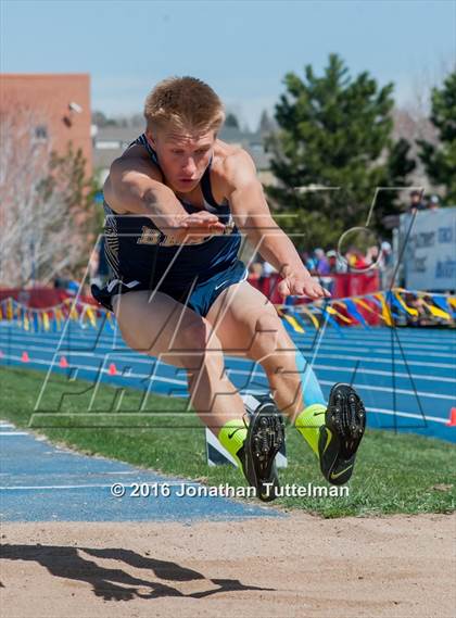 Thumbnail 2 in 2016 Mullen Runners Roost Invitational photogallery.