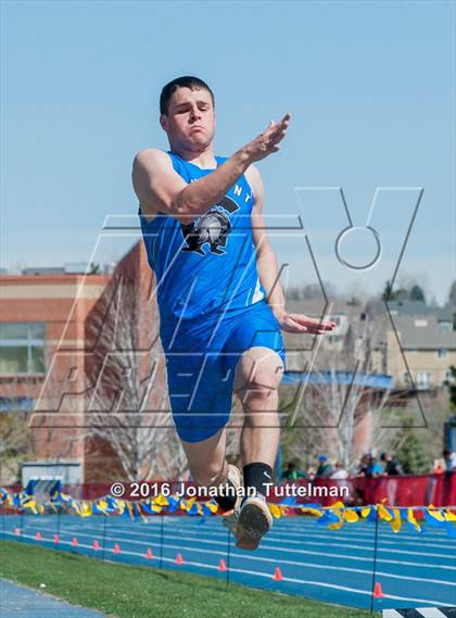 Thumbnail 3 in 2016 Mullen Runners Roost Invitational photogallery.