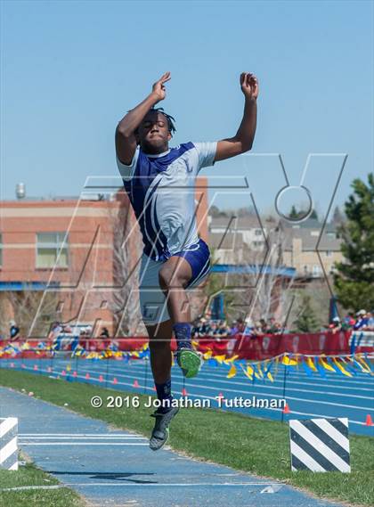 Thumbnail 2 in 2016 Mullen Runners Roost Invitational photogallery.