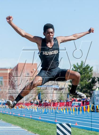 Thumbnail 1 in 2016 Mullen Runners Roost Invitational photogallery.