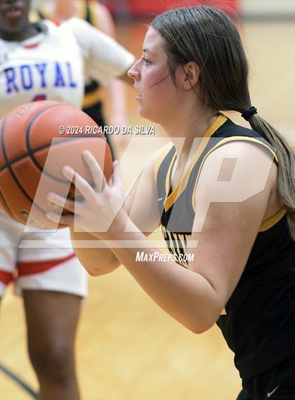 Thumbnail 1 in Royal vs Sealy photogallery.