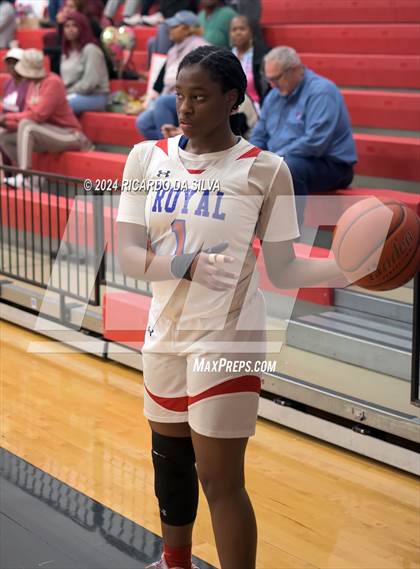 Thumbnail 2 in Royal vs Sealy photogallery.
