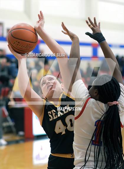 Thumbnail 3 in Royal vs Sealy photogallery.