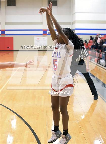 Thumbnail 3 in Royal vs Sealy photogallery.