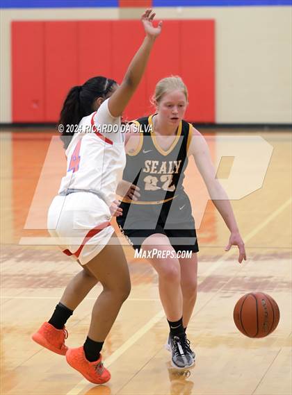Thumbnail 2 in Royal vs Sealy photogallery.