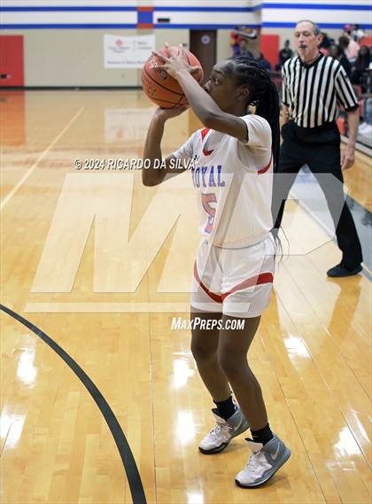 Thumbnail 2 in Royal vs Sealy photogallery.