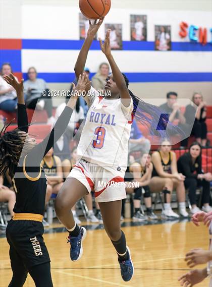 Thumbnail 2 in Royal vs Sealy photogallery.