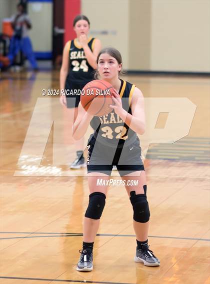 Thumbnail 3 in Royal vs Sealy photogallery.