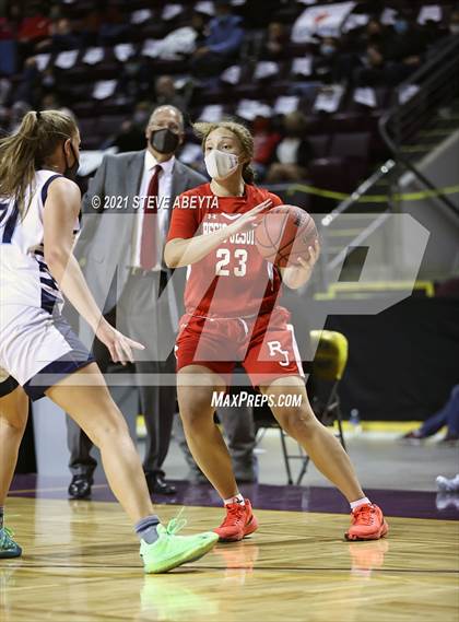 Thumbnail 2 in Valor Christian vs Regis Jesuit (CHSAA 5A Final) photogallery.