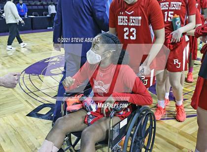 Thumbnail 1 in Valor Christian vs Regis Jesuit (CHSAA 5A Final) photogallery.