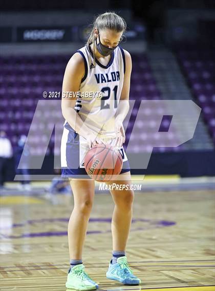Thumbnail 2 in Valor Christian vs Regis Jesuit (CHSAA 5A Final) photogallery.