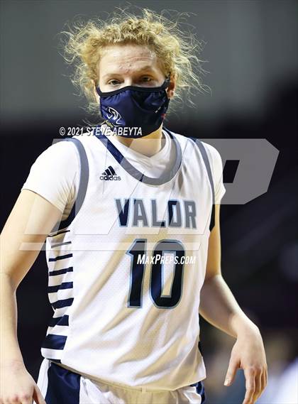 Thumbnail 3 in Valor Christian vs Regis Jesuit (CHSAA 5A Final) photogallery.