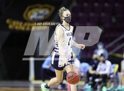 Thumbnail 1 in Valor Christian vs Regis Jesuit (CHSAA 5A Final) photogallery.