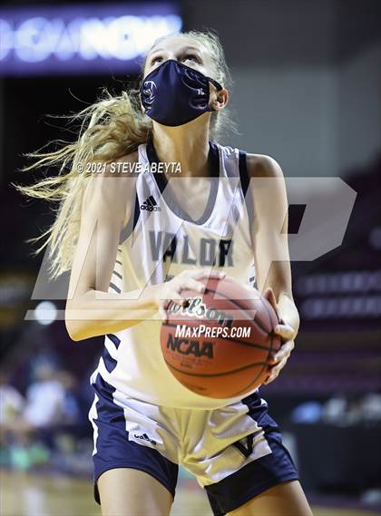 Thumbnail 2 in Valor Christian vs Regis Jesuit (CHSAA 5A Final) photogallery.