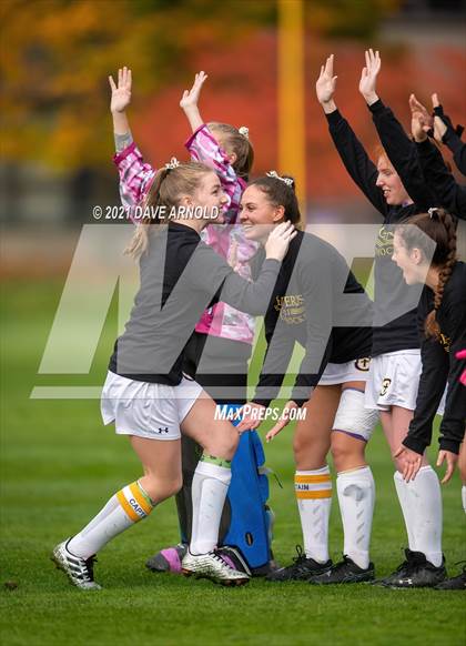 Thumbnail 2 in Cheverus vs. Falmouth (MPA Class A Regional Semi-final) photogallery.