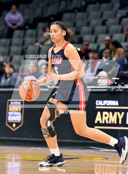 Thumbnail 2 in La Salle vs. Oakland Tech (CIF State D3 Final) photogallery.