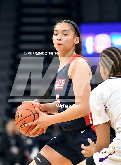 Thumbnail 2 in La Salle vs. Oakland Tech (CIF State D3 Final) photogallery.
