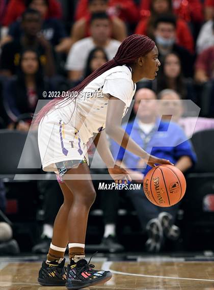 Thumbnail 2 in La Salle vs. Oakland Tech (CIF State D3 Final) photogallery.