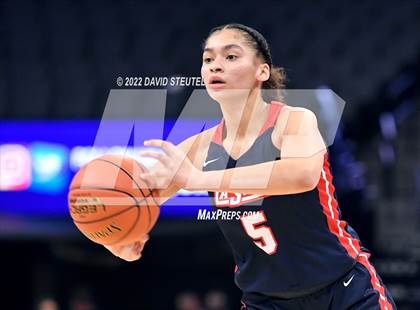 Thumbnail 1 in La Salle vs. Oakland Tech (CIF State D3 Final) photogallery.