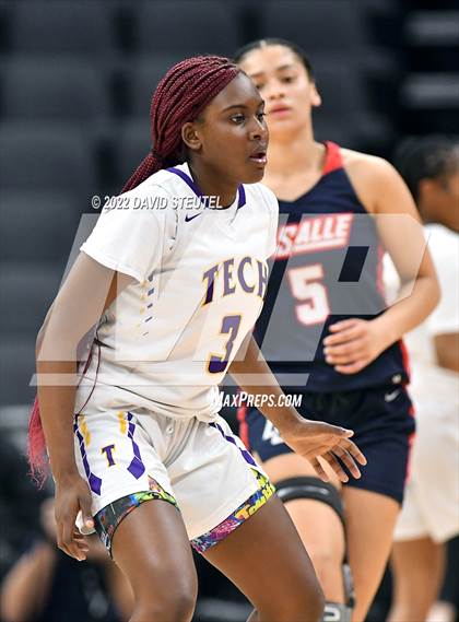 Thumbnail 2 in La Salle vs. Oakland Tech (CIF State D3 Final) photogallery.