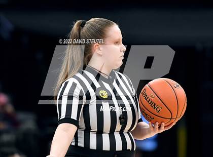 Thumbnail 3 in La Salle vs. Oakland Tech (CIF State D3 Final) photogallery.