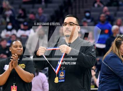 Thumbnail 3 in La Salle vs. Oakland Tech (CIF State D3 Final) photogallery.
