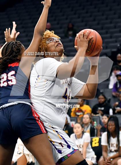 Thumbnail 2 in La Salle vs. Oakland Tech (CIF State D3 Final) photogallery.