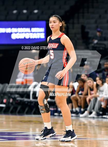 Thumbnail 3 in La Salle vs. Oakland Tech (CIF State D3 Final) photogallery.
