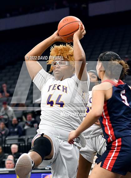 Thumbnail 2 in La Salle vs. Oakland Tech (CIF State D3 Final) photogallery.