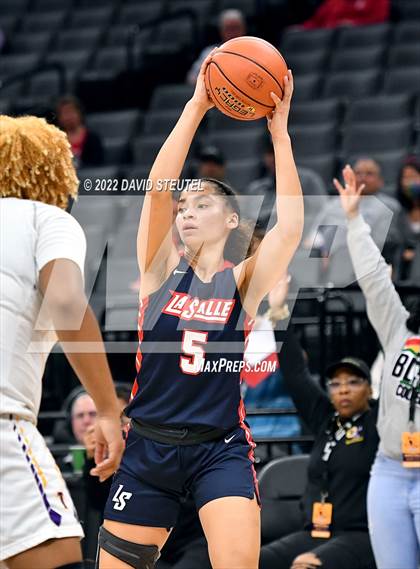 Thumbnail 1 in La Salle vs. Oakland Tech (CIF State D3 Final) photogallery.