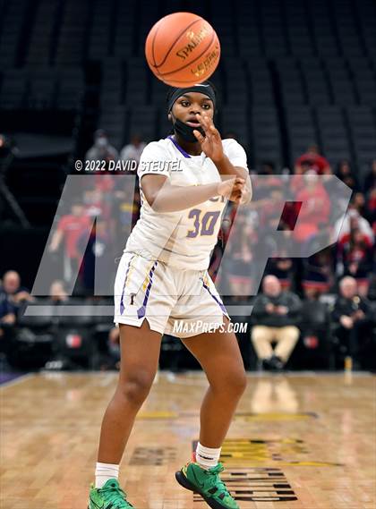 Thumbnail 2 in La Salle vs. Oakland Tech (CIF State D3 Final) photogallery.