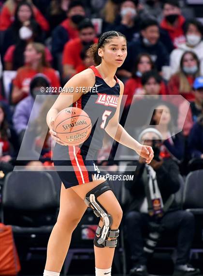 Thumbnail 3 in La Salle vs. Oakland Tech (CIF State D3 Final) photogallery.