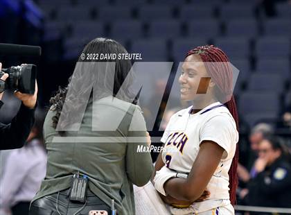 Thumbnail 3 in La Salle vs. Oakland Tech (CIF State D3 Final) photogallery.