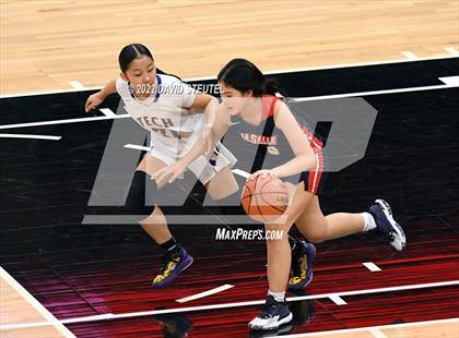 Thumbnail 2 in La Salle vs. Oakland Tech (CIF State D3 Final) photogallery.