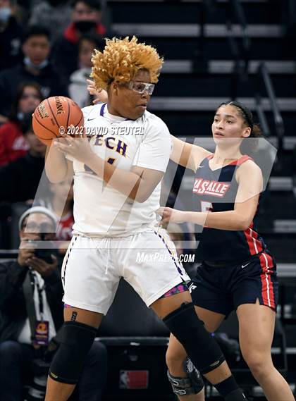 Thumbnail 3 in La Salle vs. Oakland Tech (CIF State D3 Final) photogallery.