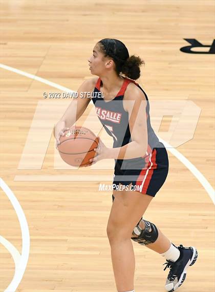 Thumbnail 3 in La Salle vs. Oakland Tech (CIF State D3 Final) photogallery.