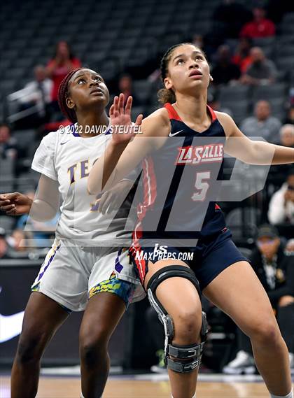 Thumbnail 2 in La Salle vs. Oakland Tech (CIF State D3 Final) photogallery.