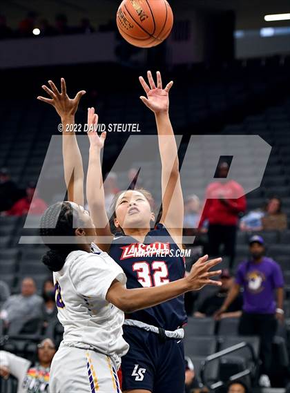Thumbnail 3 in La Salle vs. Oakland Tech (CIF State D3 Final) photogallery.