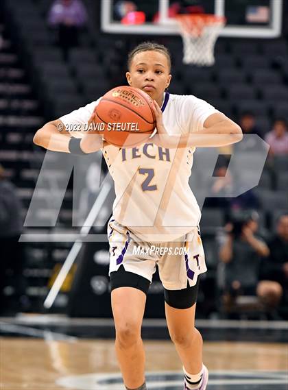 Thumbnail 1 in La Salle vs. Oakland Tech (CIF State D3 Final) photogallery.