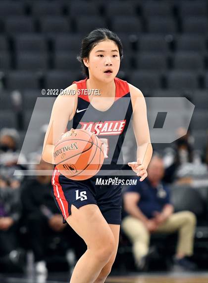 Thumbnail 2 in La Salle vs. Oakland Tech (CIF State D3 Final) photogallery.