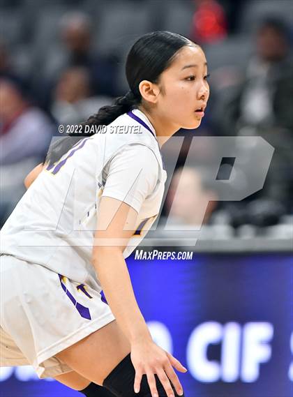 Thumbnail 3 in La Salle vs. Oakland Tech (CIF State D3 Final) photogallery.